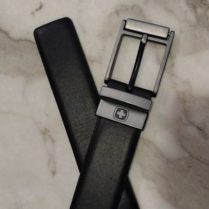 Swiss Gear genuine leather belt.